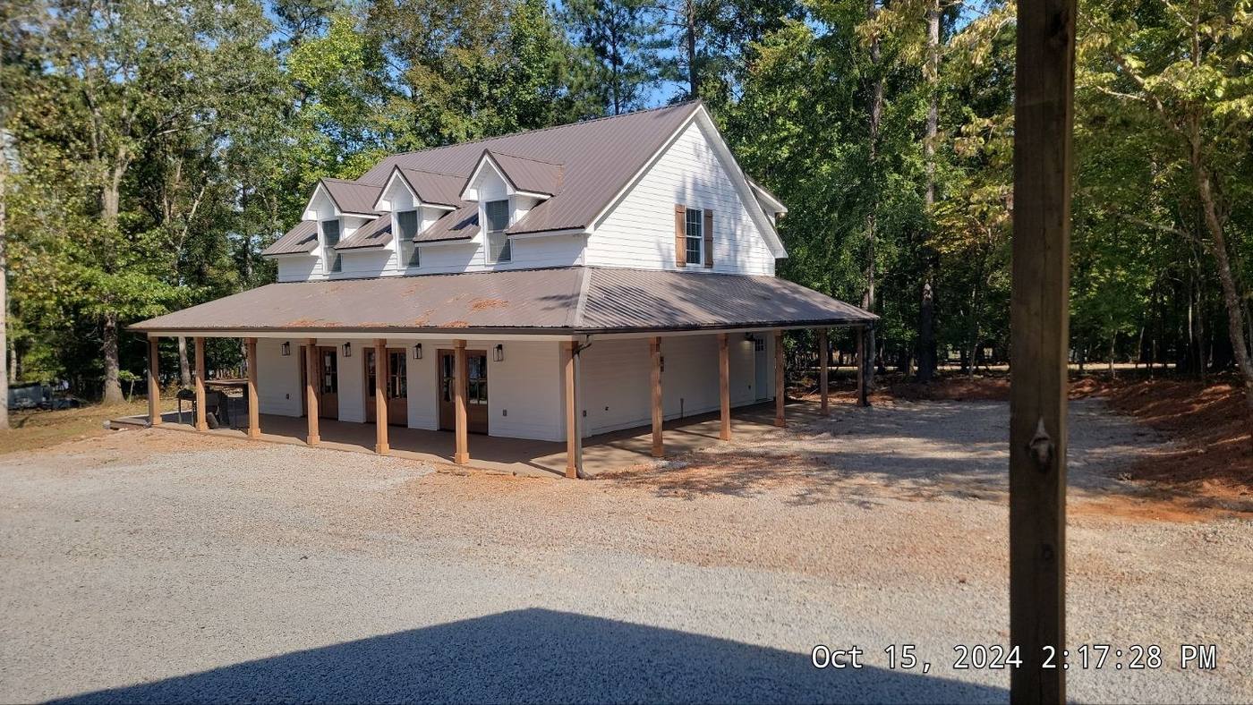 Front elevation of a completed custom home build in Batesburg-Leesville, SC